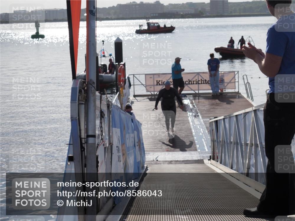 17.08.2025 - KN Förde Triathlon 2025 MichiJ http://msf.ph/oto/8586043 17.08.2025 09:33:33 Schwimmen 238 meine-sportfotos.de