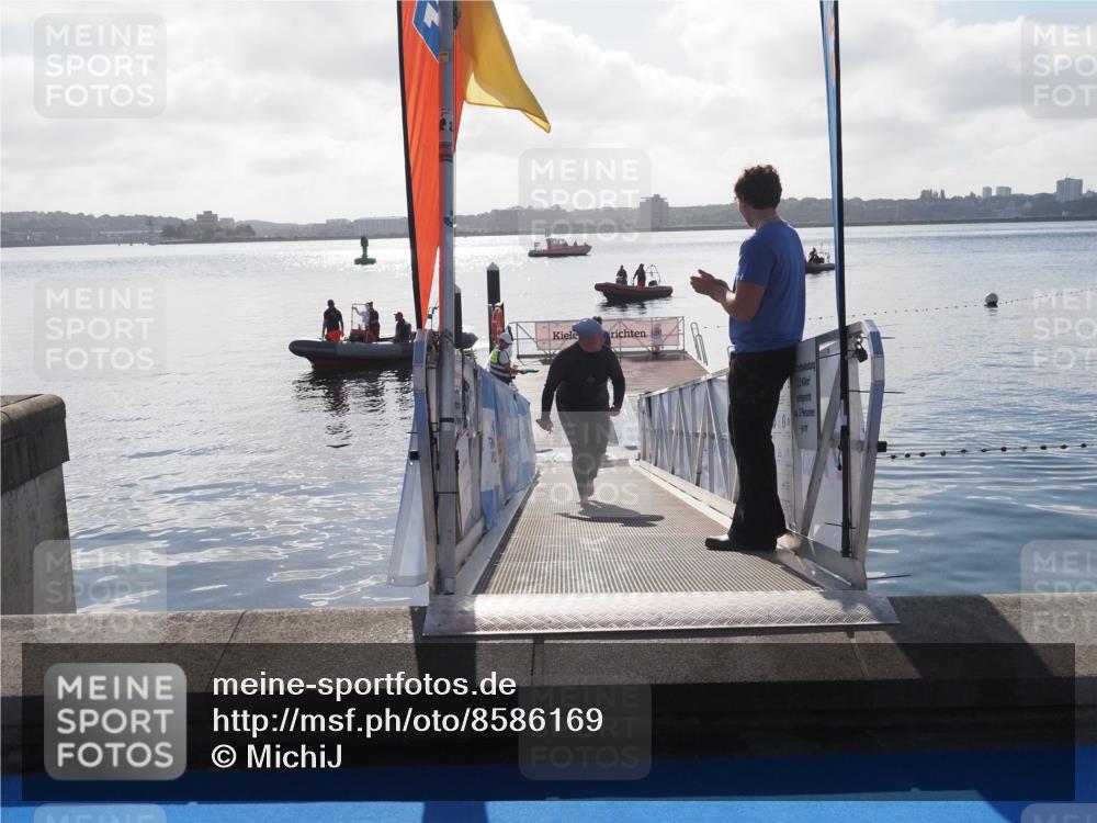 17.08.2025 - KN Förde Triathlon 2025 MichiJ http://msf.ph/oto/8586169 17.08.2025 09:33:42 Schwimmen 238 meine-sportfotos.de