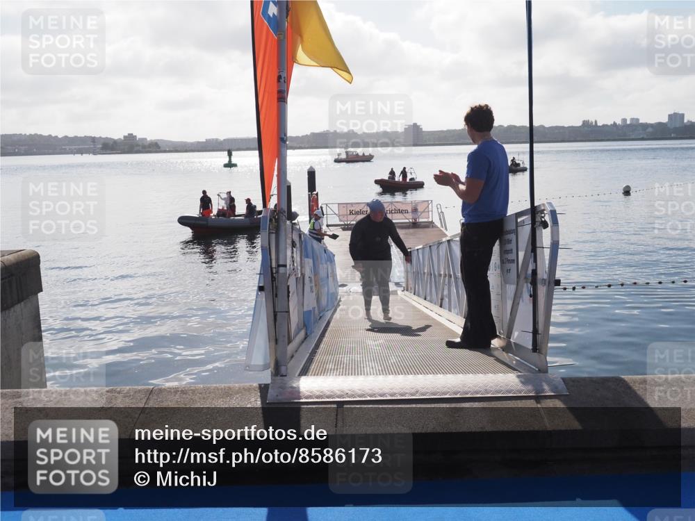 17.08.2025 - KN Förde Triathlon 2025 MichiJ http://msf.ph/oto/8586173 17.08.2025 09:33:42 Schwimmen 238 meine-sportfotos.de