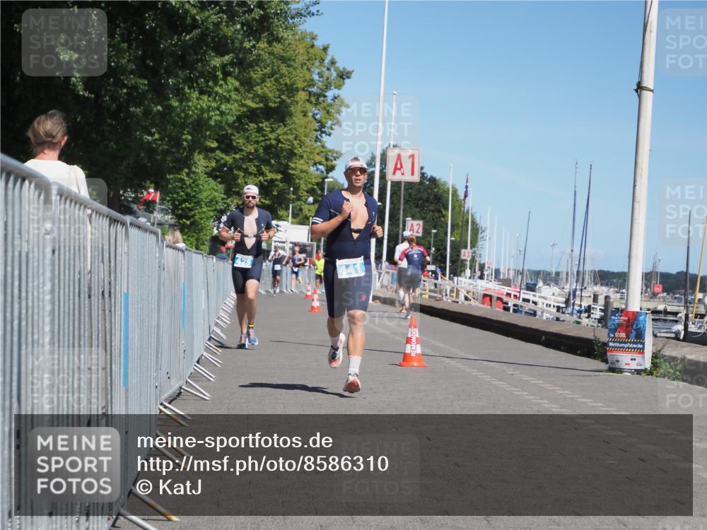 17.08.2025 - KN Förde Triathlon 2025 KatJ http://msf.ph/oto/8586310 17.08.2025 13:27:21 Laufen 425, 441 meine-sportfotos.de
