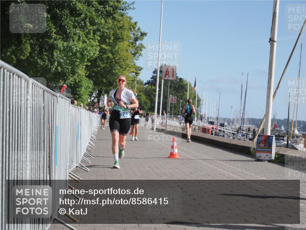 17.08.2025 - KN Förde Triathlon 2025 KatJ http://msf.ph/oto/8586415 17.08.2025 10:35:50 Laufen 242 meine-sportfotos.de