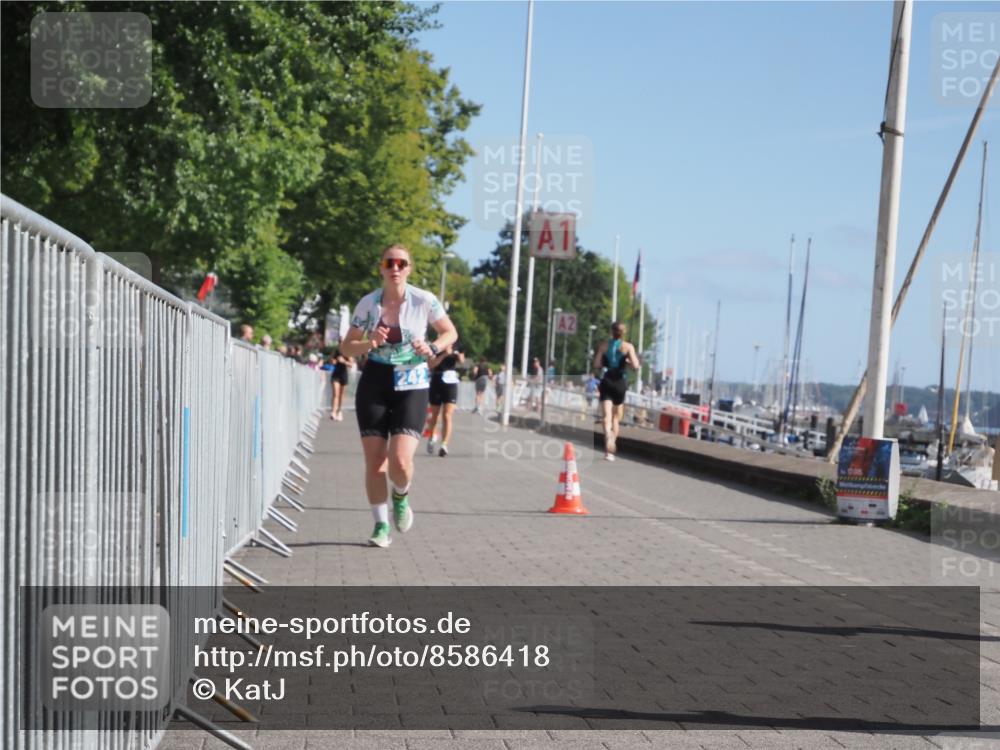 17.08.2025 - KN Förde Triathlon 2025 KatJ http://msf.ph/oto/8586418 17.08.2025 10:35:50 Laufen 242 meine-sportfotos.de