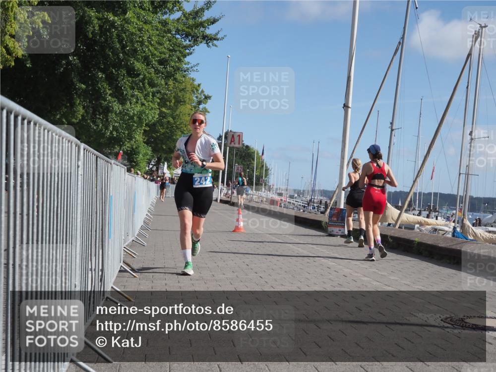 17.08.2025 - KN Förde Triathlon 2025 KatJ http://msf.ph/oto/8586455 17.08.2025 10:35:52 Laufen 242 meine-sportfotos.de