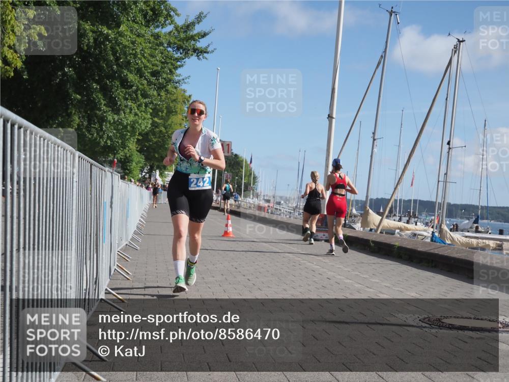 17.08.2025 - KN Förde Triathlon 2025 KatJ http://msf.ph/oto/8586470 17.08.2025 10:35:53 Laufen 242, 246 meine-sportfotos.de