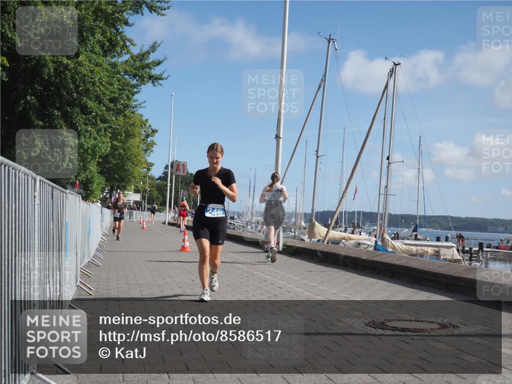17.08.2025 - KN Förde Triathlon 2025 KatJ http://msf.ph/oto/8586517 17.08.2025 10:36:01 Laufen 102, 246 meine-sportfotos.de
