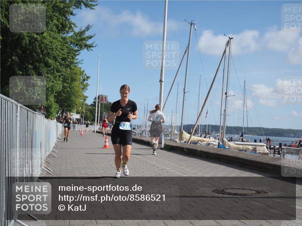 17.08.2025 - KN Förde Triathlon 2025 KatJ http://msf.ph/oto/8586521 17.08.2025 10:36:01 Laufen 102, 246 meine-sportfotos.de