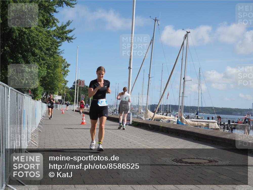 17.08.2025 - KN Förde Triathlon 2025 KatJ http://msf.ph/oto/8586525 17.08.2025 10:36:01 Laufen 102, 246 meine-sportfotos.de