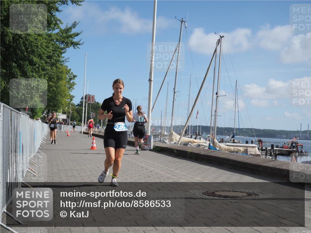 17.08.2025 - KN Förde Triathlon 2025 KatJ http://msf.ph/oto/8586533 17.08.2025 10:36:02 Laufen 102, 246 meine-sportfotos.de