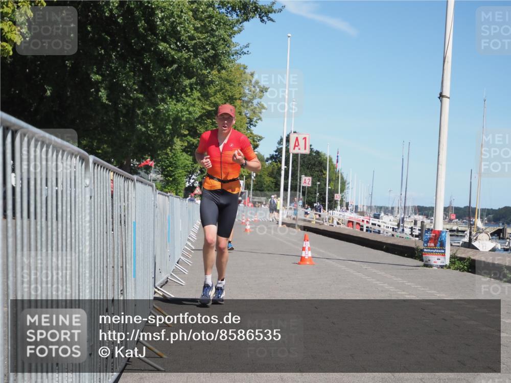 17.08.2025 - KN Förde Triathlon 2025 KatJ http://msf.ph/oto/8586535 17.08.2025 13:28:04 Laufen 424, 472 meine-sportfotos.de