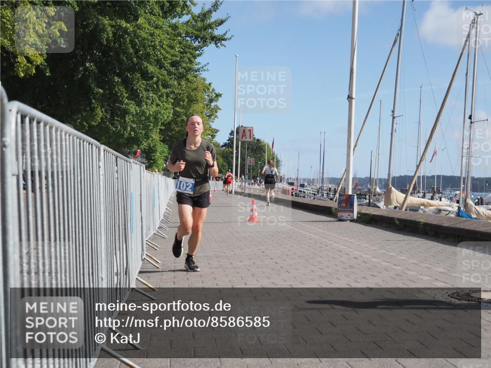 17.08.2025 - KN Förde Triathlon 2025 KatJ http://msf.ph/oto/8586585 17.08.2025 10:36:07 Laufen 102, 248 meine-sportfotos.de
