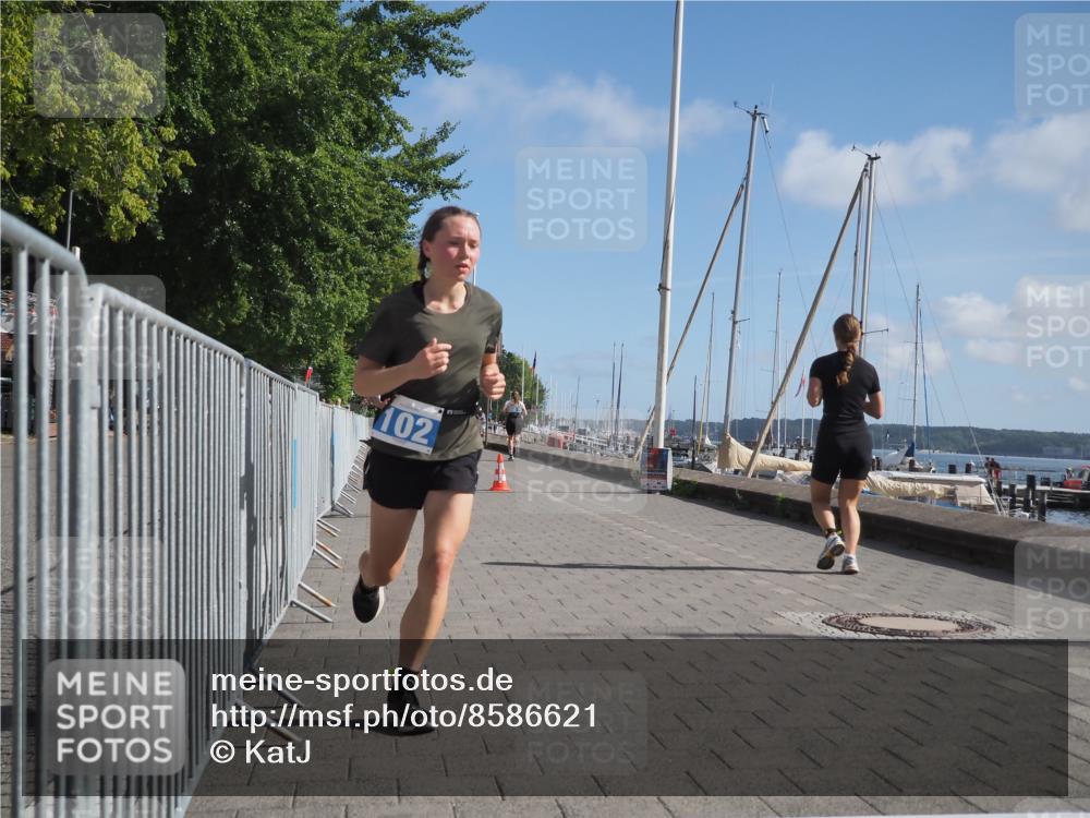 17.08.2025 - KN Förde Triathlon 2025 KatJ http://msf.ph/oto/8586621 17.08.2025 10:36:09 Laufen 102, 248 meine-sportfotos.de