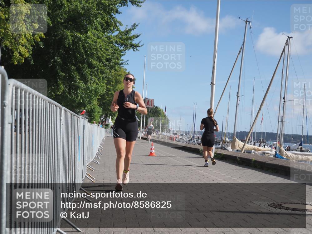 17.08.2025 - KN Förde Triathlon 2025 KatJ http://msf.ph/oto/8586825 17.08.2025 10:36:11 Laufen 102, 248 meine-sportfotos.de