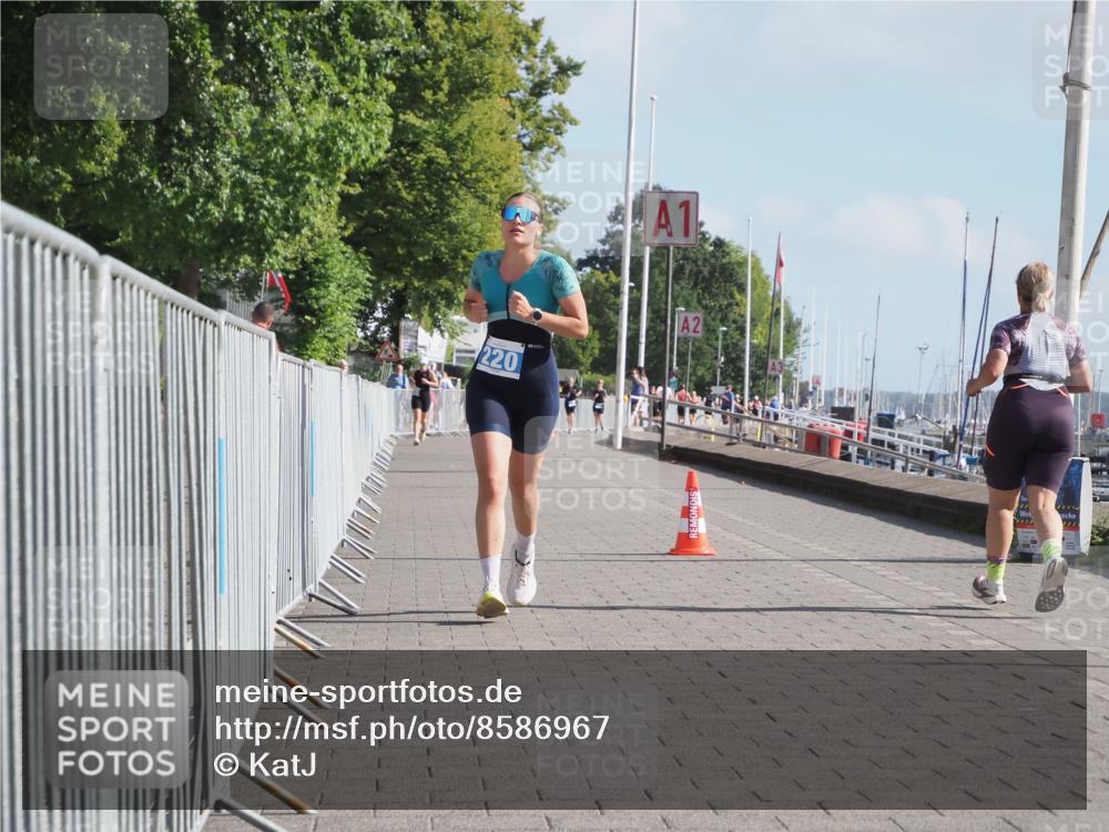 17.08.2025 - KN Förde Triathlon 2025 KatJ http://msf.ph/oto/8586967 17.08.2025 10:11:59 Laufen 220 meine-sportfotos.de
