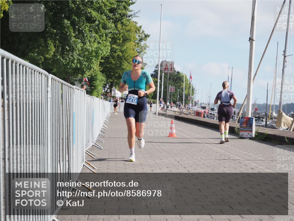 17.08.2025 - KN Förde Triathlon 2025 KatJ http://msf.ph/oto/8586978 17.08.2025 10:12:00 Laufen 220 meine-sportfotos.de