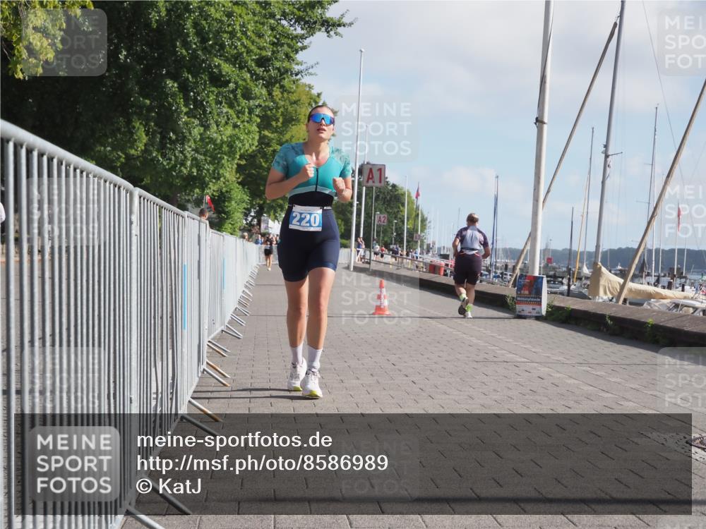17.08.2025 - KN Förde Triathlon 2025 KatJ http://msf.ph/oto/8586989 17.08.2025 10:12:01 Laufen 220 meine-sportfotos.de