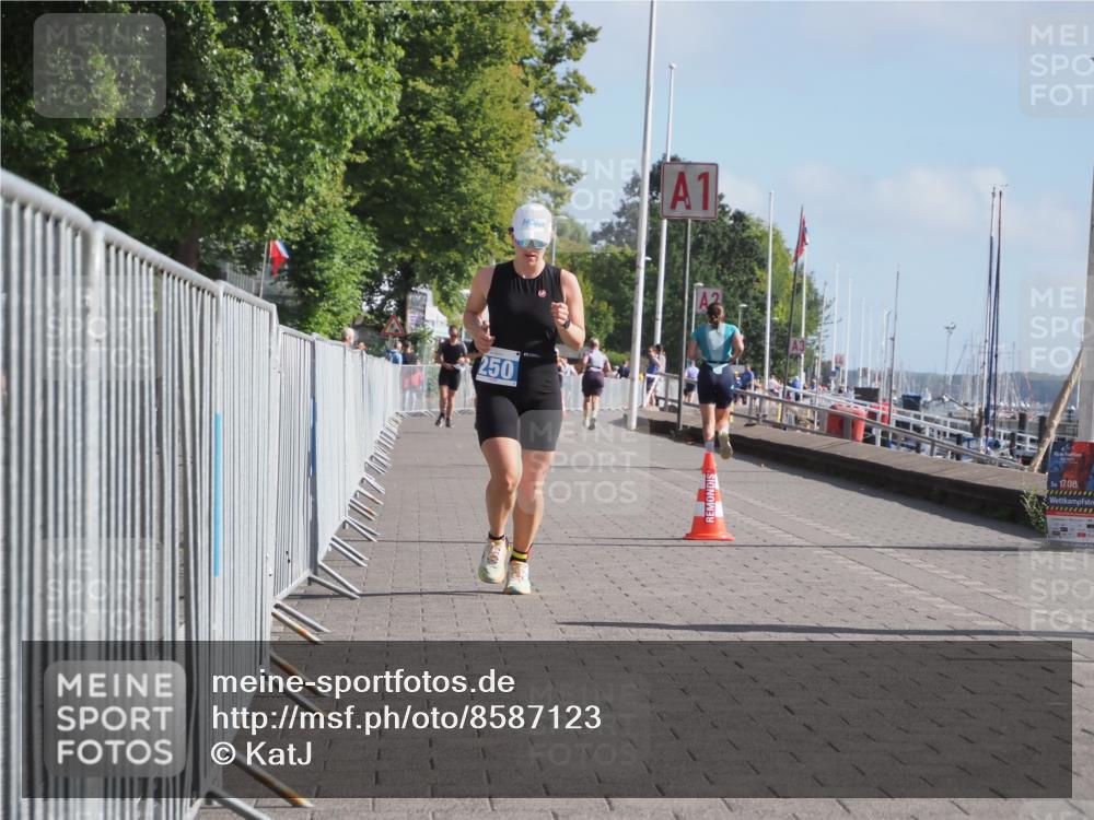 17.08.2025 - KN Förde Triathlon 2025 KatJ http://msf.ph/oto/8587123 17.08.2025 10:12:16 Laufen 250 meine-sportfotos.de
