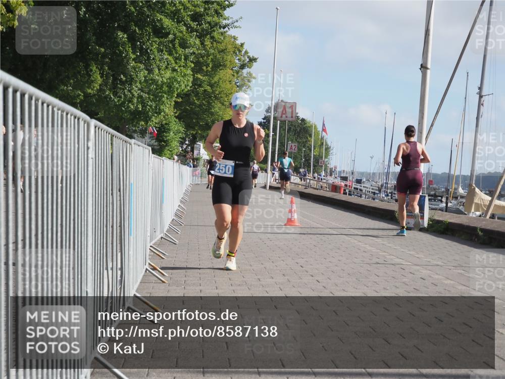 17.08.2025 - KN Förde Triathlon 2025 KatJ http://msf.ph/oto/8587138 17.08.2025 10:12:18 Laufen 250 meine-sportfotos.de