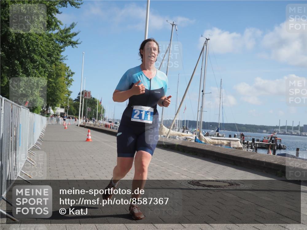17.08.2025 - KN Förde Triathlon 2025 KatJ http://msf.ph/oto/8587367 17.08.2025 10:37:01 Laufen 184, 211 meine-sportfotos.de
