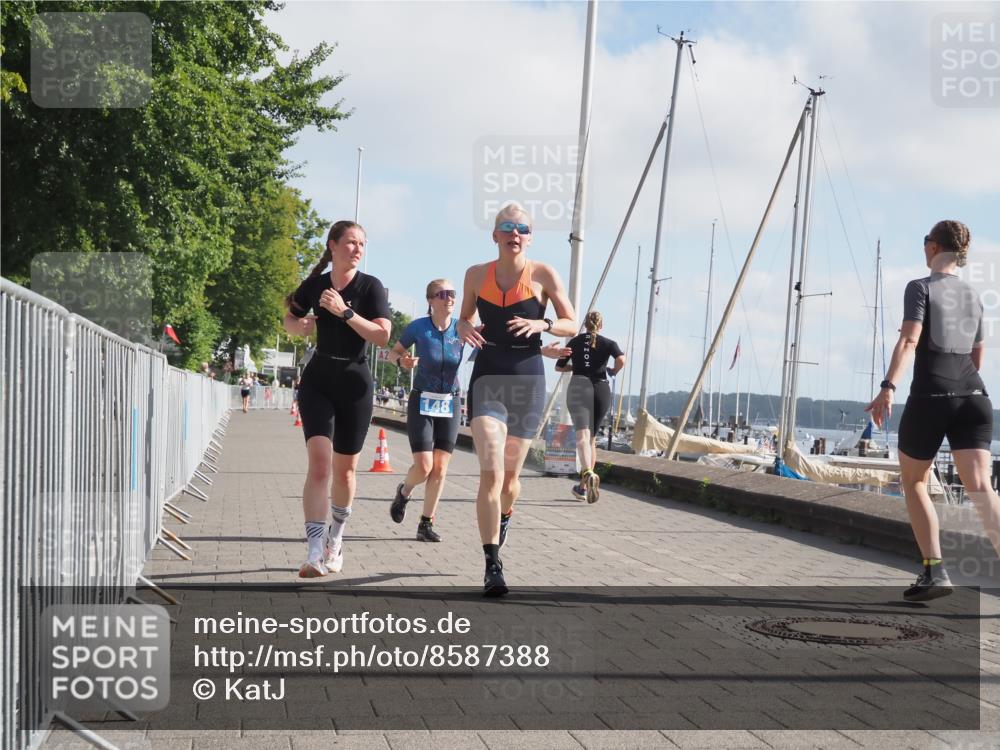17.08.2025 - KN Förde Triathlon 2025 KatJ http://msf.ph/oto/8587388 17.08.2025 10:12:39 Laufen 126, 148, 158 meine-sportfotos.de
