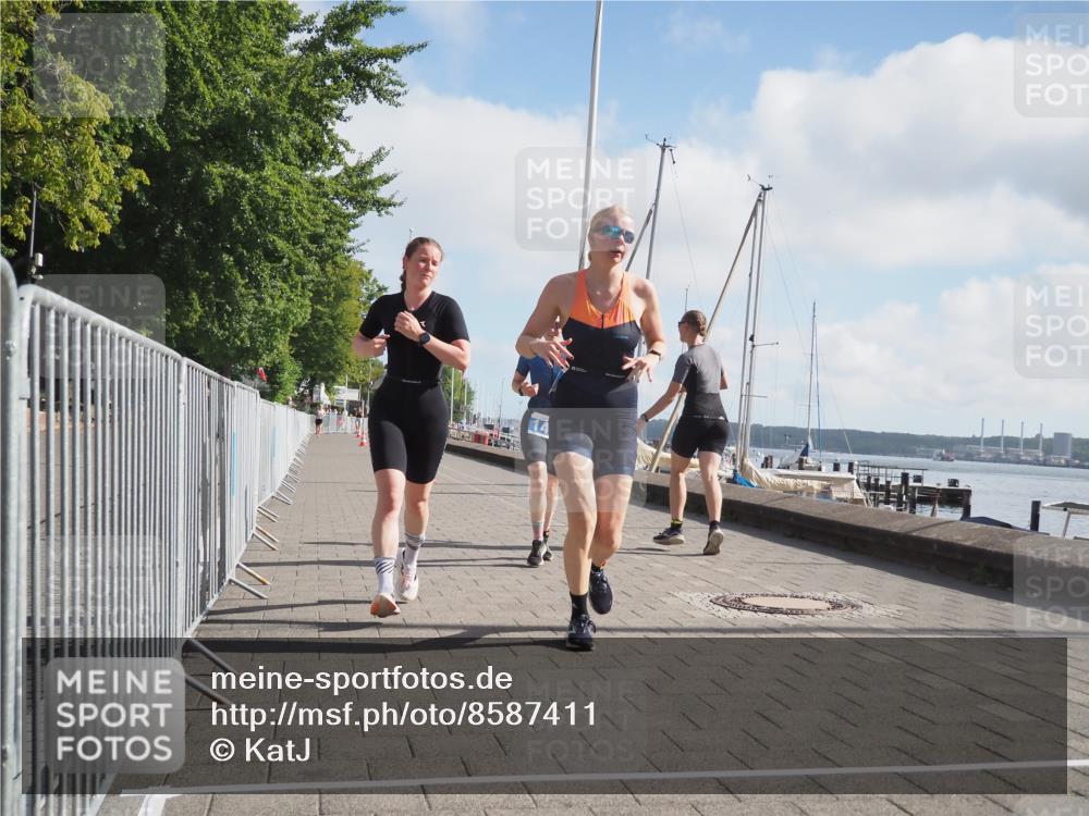 17.08.2025 - KN Förde Triathlon 2025 KatJ http://msf.ph/oto/8587411 17.08.2025 10:12:40 Laufen 126, 148, 158 meine-sportfotos.de