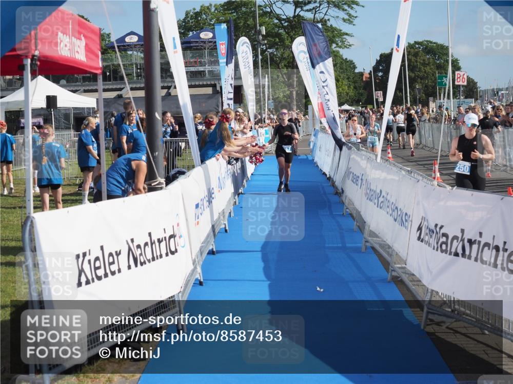 17.08.2025 - KN Förde Triathlon 2025 MichiJ http://msf.ph/oto/8587453 17.08.2025 10:27:49 Laufen 147, 148 meine-sportfotos.de