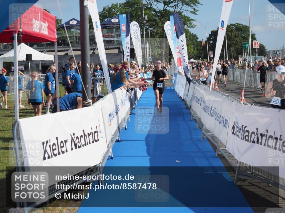 17.08.2025 - KN Förde Triathlon 2025 MichiJ http://msf.ph/oto/8587478 17.08.2025 10:27:50 Laufen 147, 148 meine-sportfotos.de