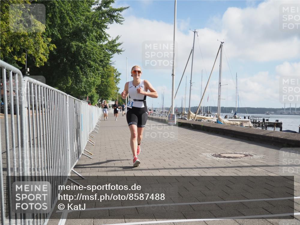 17.08.2025 - KN Förde Triathlon 2025 KatJ http://msf.ph/oto/8587488 17.08.2025 10:12:58 Laufen 107, 153, 168 meine-sportfotos.de