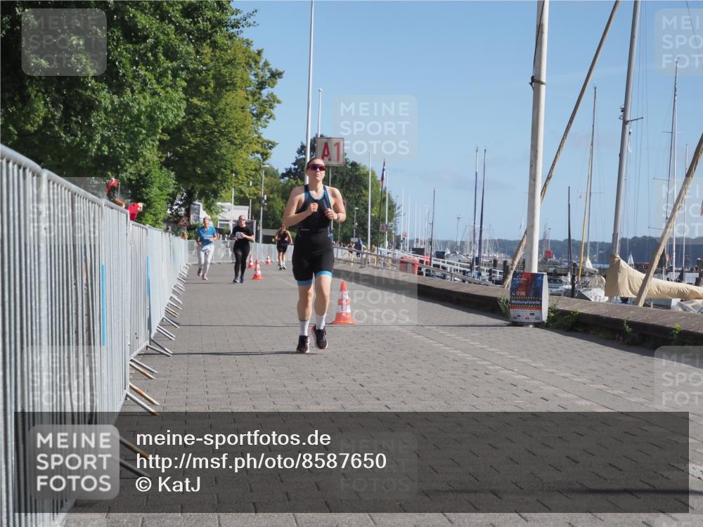 17.08.2025 - KN Förde Triathlon 2025 KatJ http://msf.ph/oto/8587650 17.08.2025 10:37:59 Laufen 174 meine-sportfotos.de