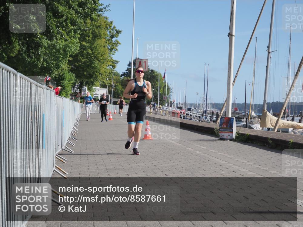 17.08.2025 - KN Förde Triathlon 2025 KatJ http://msf.ph/oto/8587661 17.08.2025 10:37:59 Laufen 174 meine-sportfotos.de
