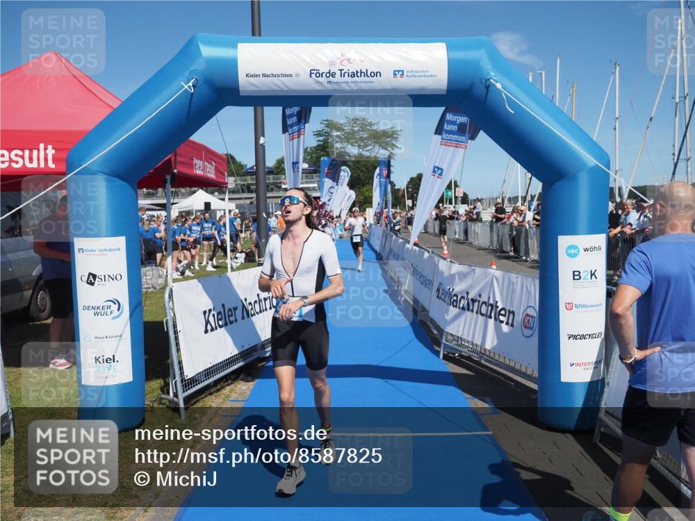 17.08.2025 - KN Förde Triathlon 2025 MichiJ http://msf.ph/oto/8587825 17.08.2025 13:42:40 Laufen 415, 419 meine-sportfotos.de