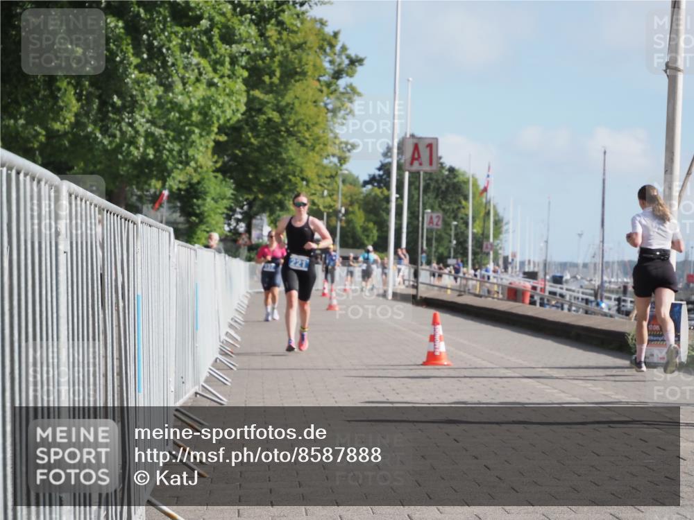 17.08.2025 - KN Förde Triathlon 2025 KatJ http://msf.ph/oto/8587888 17.08.2025 10:13:39 Laufen 221 meine-sportfotos.de