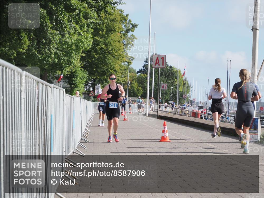 17.08.2025 - KN Förde Triathlon 2025 KatJ http://msf.ph/oto/8587906 17.08.2025 10:13:40 Laufen 221 meine-sportfotos.de