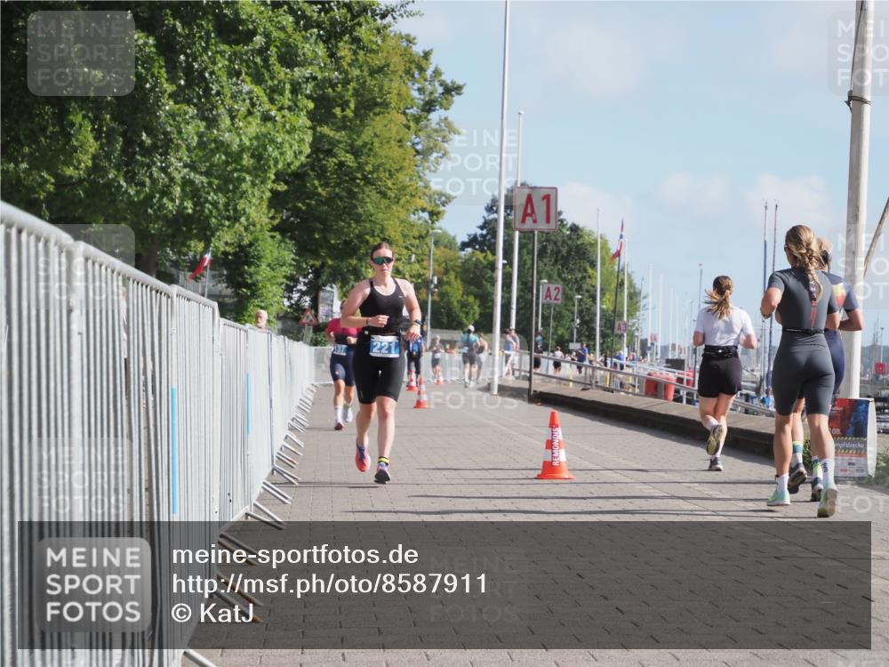 17.08.2025 - KN Förde Triathlon 2025 KatJ http://msf.ph/oto/8587911 17.08.2025 10:13:40 Laufen 221 meine-sportfotos.de