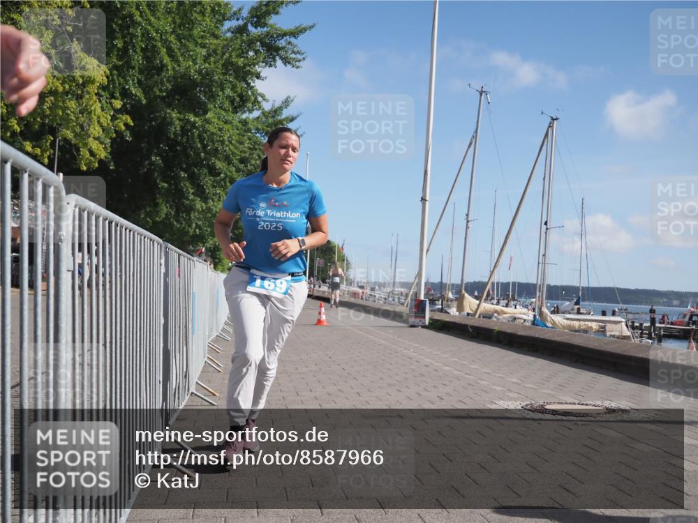 17.08.2025 - KN Förde Triathlon 2025 KatJ http://msf.ph/oto/8587966 17.08.2025 10:38:15 Laufen 169, 196 meine-sportfotos.de
