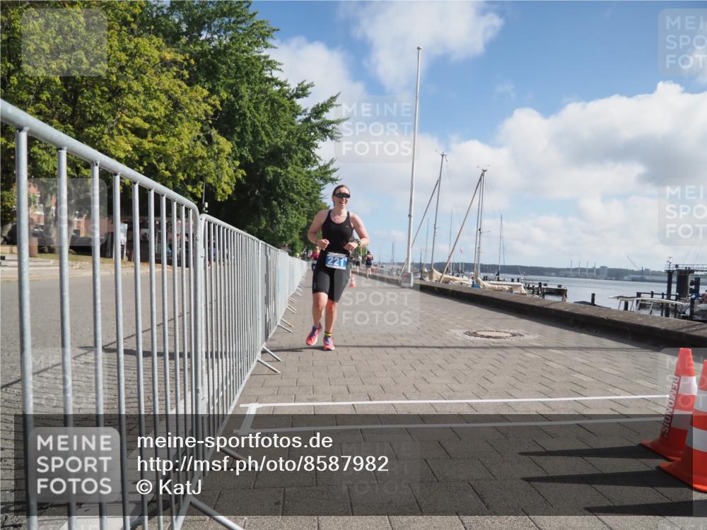 17.08.2025 - KN Förde Triathlon 2025 KatJ http://msf.ph/oto/8587982 17.08.2025 10:13:44 Laufen 137, 221 meine-sportfotos.de