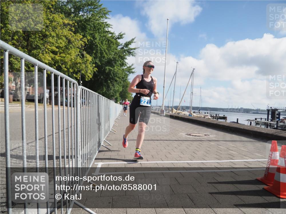 17.08.2025 - KN Förde Triathlon 2025 KatJ http://msf.ph/oto/8588001 17.08.2025 10:13:45 Laufen 137, 221 meine-sportfotos.de