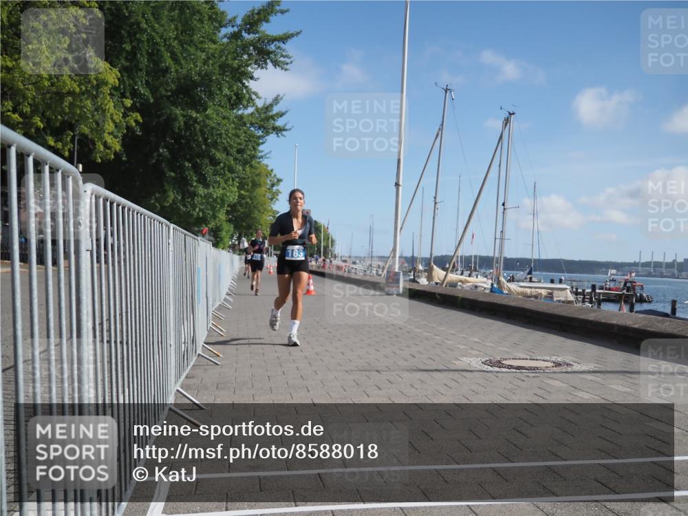 17.08.2025 - KN Förde Triathlon 2025 KatJ http://msf.ph/oto/8588018 17.08.2025 10:38:39 Laufen 163, 176 meine-sportfotos.de