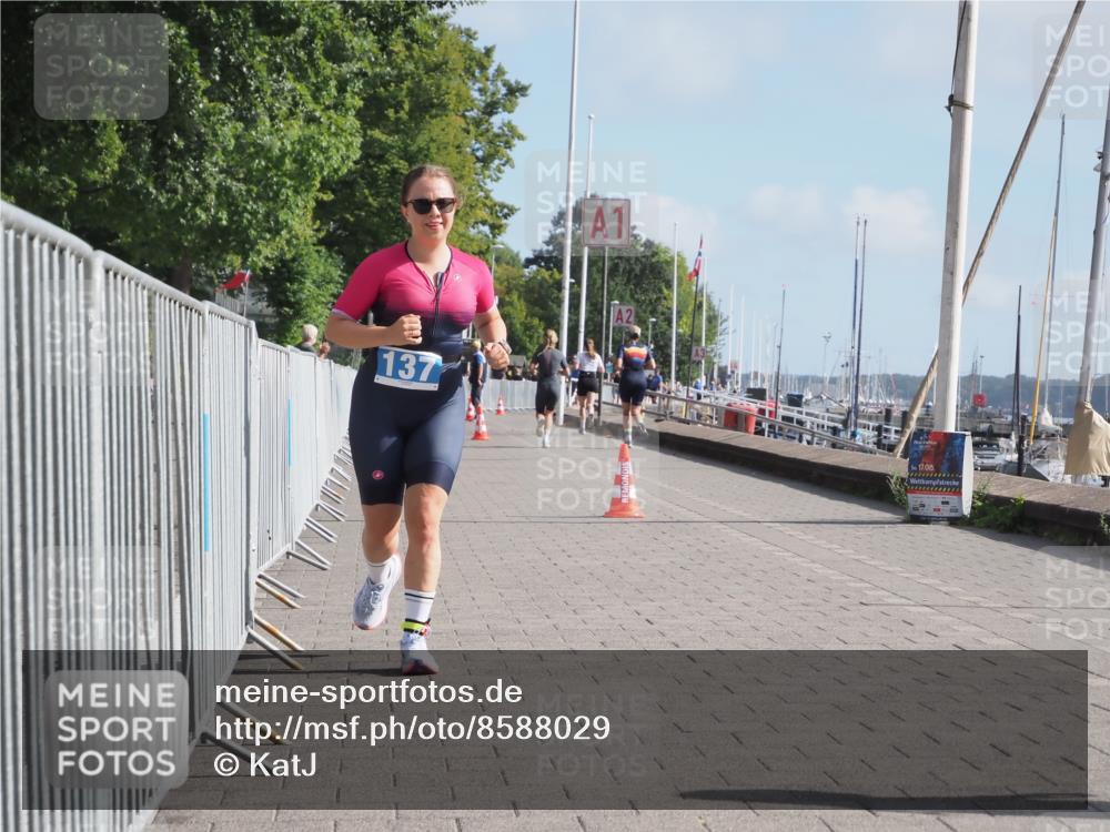 17.08.2025 - KN Förde Triathlon 2025 KatJ http://msf.ph/oto/8588029 17.08.2025 10:13:48 Laufen 137 meine-sportfotos.de
