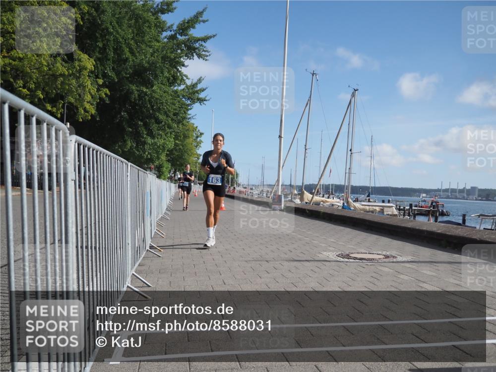 17.08.2025 - KN Förde Triathlon 2025 KatJ http://msf.ph/oto/8588031 17.08.2025 10:38:39 Laufen 163, 176 meine-sportfotos.de