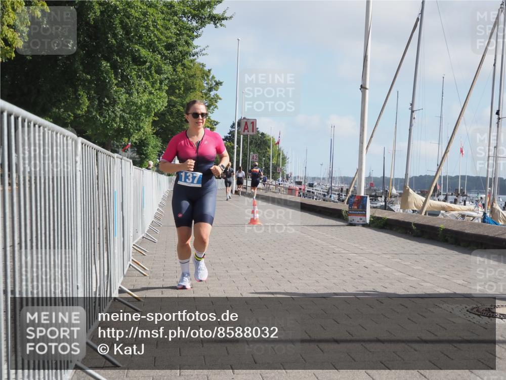 17.08.2025 - KN Förde Triathlon 2025 KatJ http://msf.ph/oto/8588032 17.08.2025 10:13:49 Laufen 137 meine-sportfotos.de