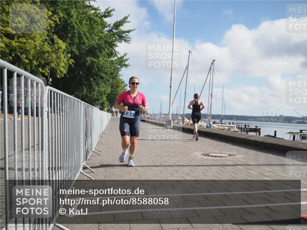 17.08.2025 - KN Förde Triathlon 2025 KatJ http://msf.ph/oto/8588058 17.08.2025 10:13:50 Laufen 137 meine-sportfotos.de