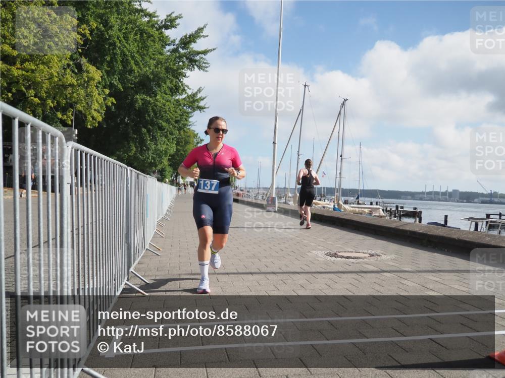 17.08.2025 - KN Förde Triathlon 2025 KatJ http://msf.ph/oto/8588067 17.08.2025 10:13:50 Laufen 137 meine-sportfotos.de