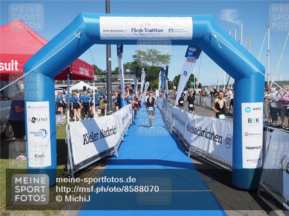 17.08.2025 - KN Förde Triathlon 2025 MichiJ http://msf.ph/oto/8588070 17.08.2025 13:44:20 Laufen 413, 422 meine-sportfotos.de