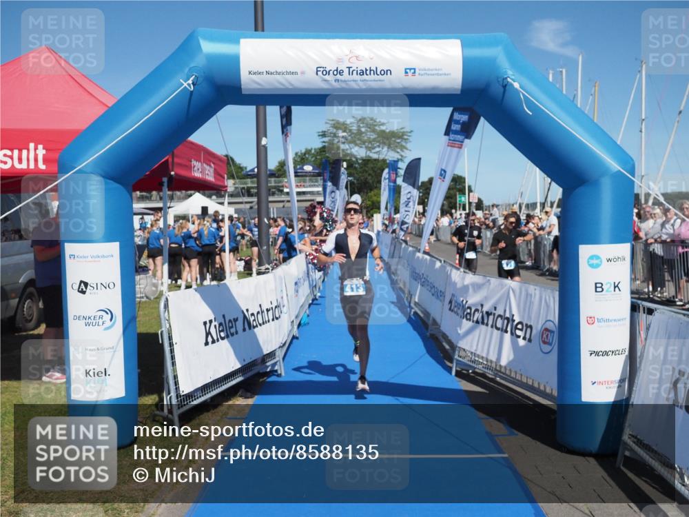 17.08.2025 - KN Förde Triathlon 2025 MichiJ http://msf.ph/oto/8588135 17.08.2025 13:44:21 Laufen 413, 422 meine-sportfotos.de