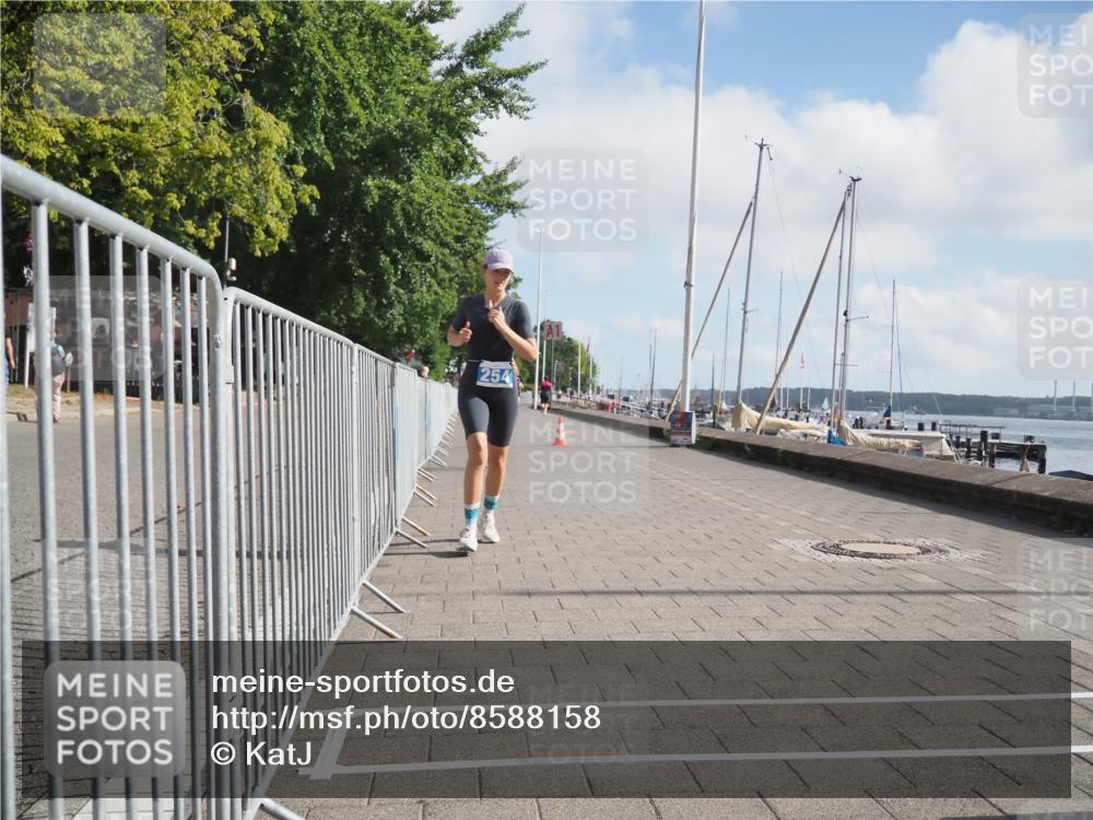17.08.2025 - KN Förde Triathlon 2025 KatJ http://msf.ph/oto/8588158 17.08.2025 10:14:09 Laufen 145, 254 meine-sportfotos.de
