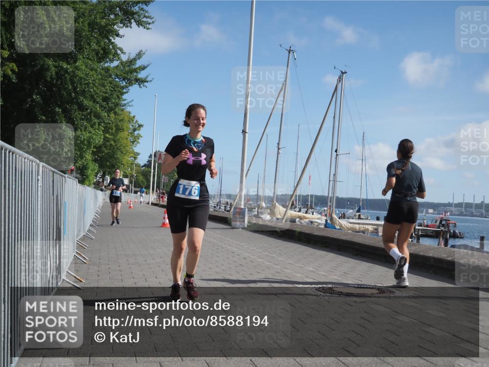 17.08.2025 - KN Förde Triathlon 2025 KatJ http://msf.ph/oto/8588194 17.08.2025 10:38:45 Laufen 131, 176 meine-sportfotos.de