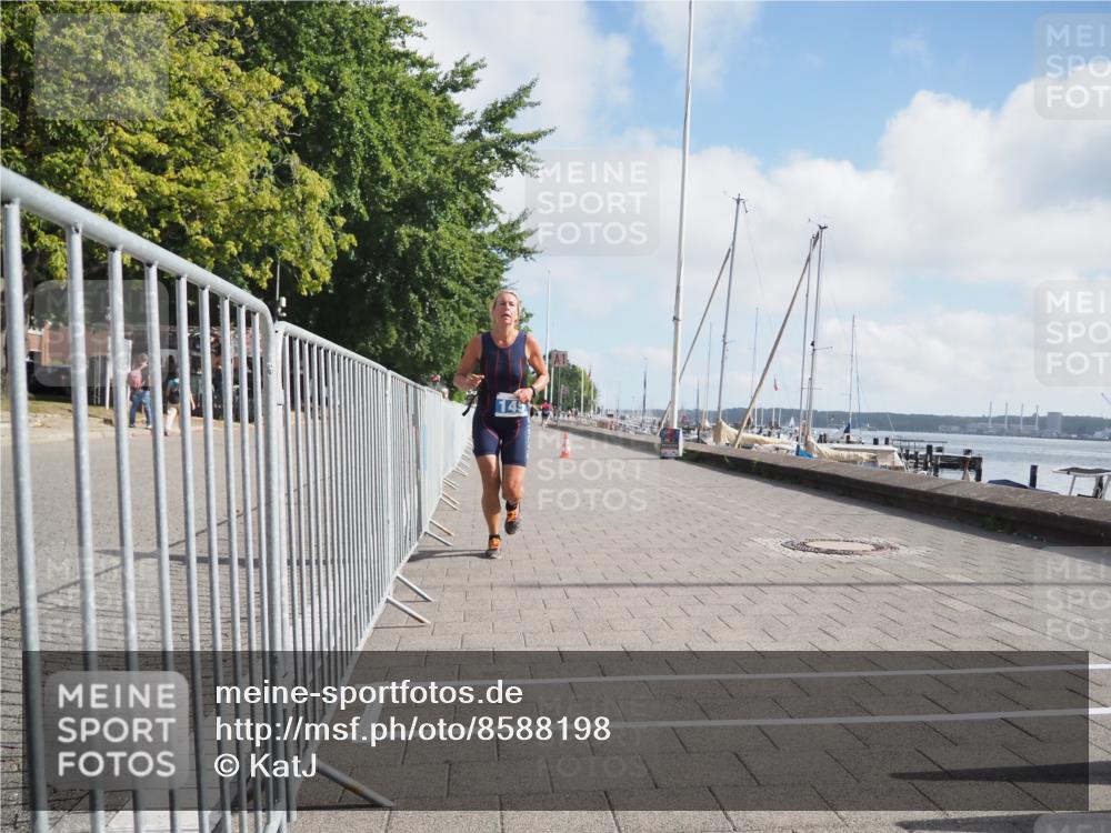 17.08.2025 - KN Förde Triathlon 2025 KatJ http://msf.ph/oto/8588198 17.08.2025 10:14:11 Laufen 145, 166, 254 meine-sportfotos.de