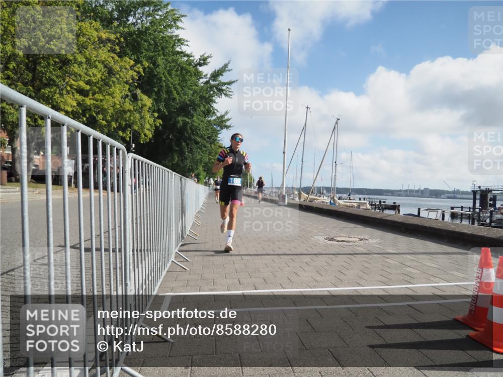 17.08.2025 - KN Förde Triathlon 2025 KatJ http://msf.ph/oto/8588280 17.08.2025 10:14:20 Laufen 166, 202 meine-sportfotos.de
