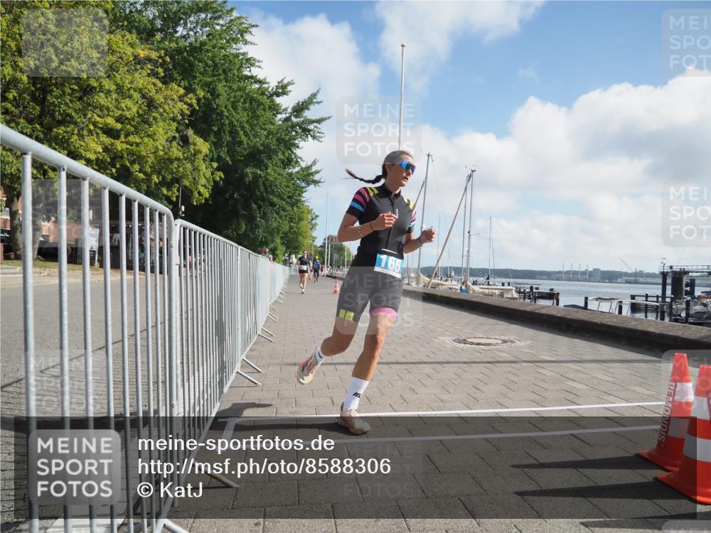 17.08.2025 - KN Förde Triathlon 2025 KatJ http://msf.ph/oto/8588306 17.08.2025 10:14:21 Laufen 166, 202 meine-sportfotos.de