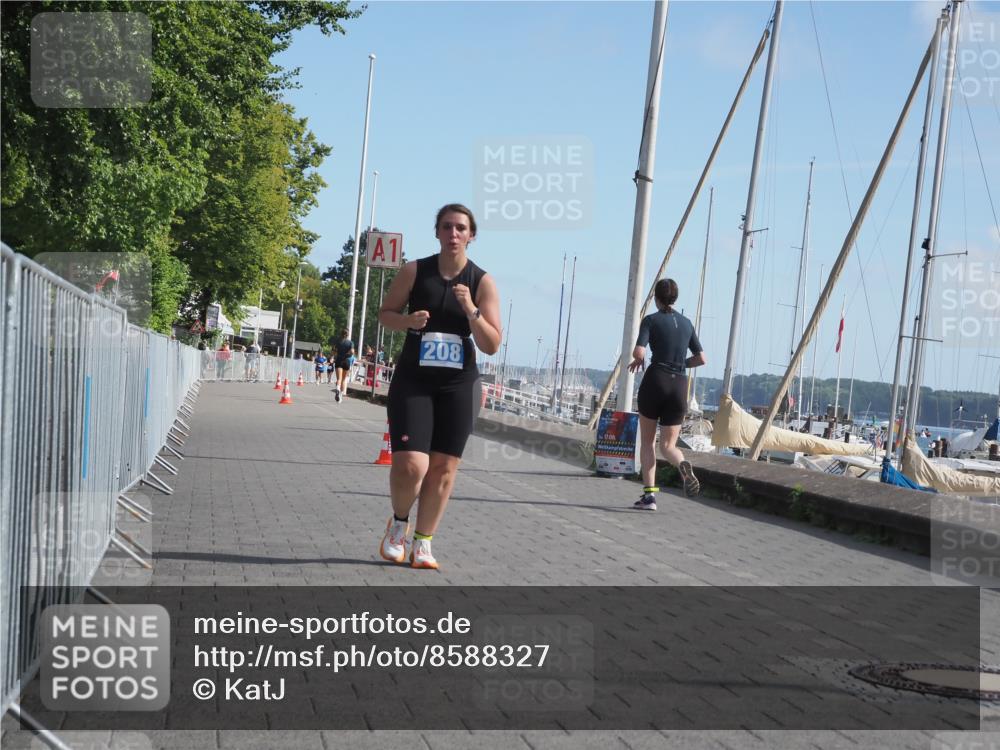 17.08.2025 - KN Förde Triathlon 2025 KatJ http://msf.ph/oto/8588327 17.08.2025 10:38:59 Laufen 208 meine-sportfotos.de
